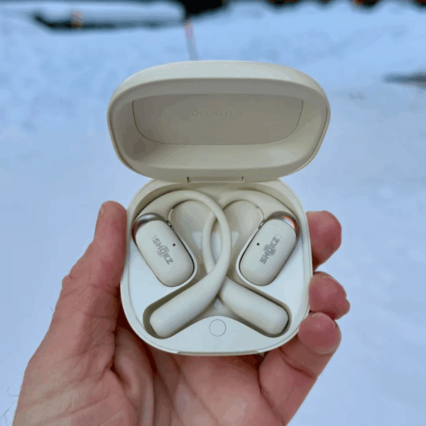 Shokz OpenFit diseño de oreja abierta Auriculares Shokz OpenFit con gancho ergonómico Shokz OpenFit resistentes al sudor para deporte Estuche de carga Shokz OpenFit – batería hasta 28 horas